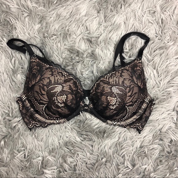 Victoria's Secret Other - Victoria’s Secret | Tan and Black Lace Plunge Bra